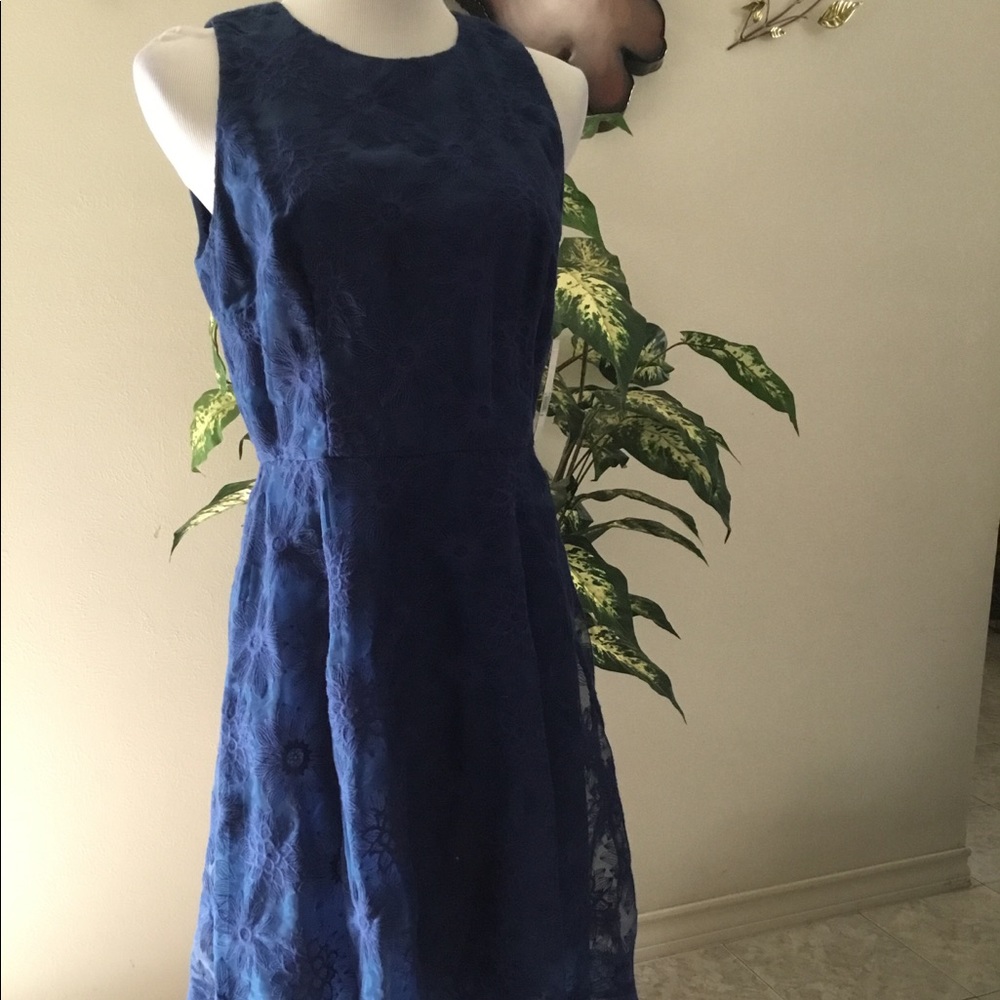 HOST PICK-DONNA MORGAN BEAUTIFUL DRESS- NWT